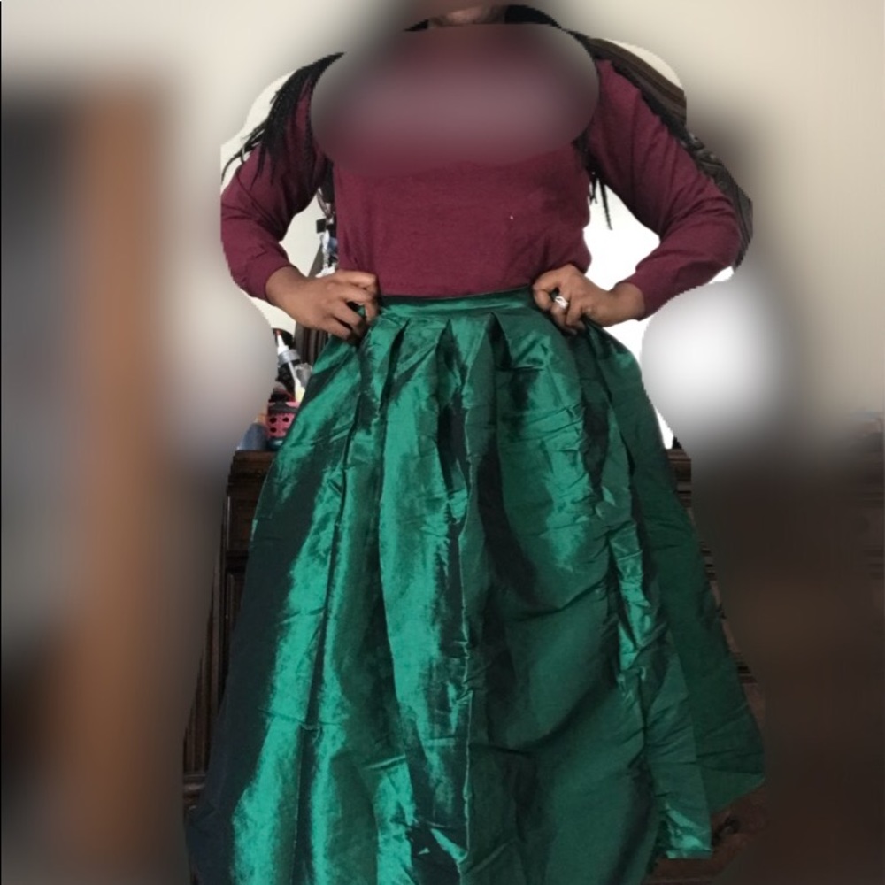 Green Pleated skirt